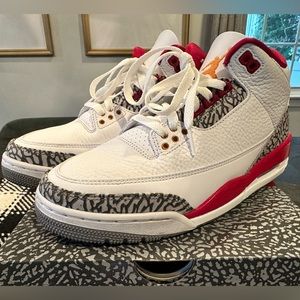 Fire Red Cement Retro 3 Jordan size 8 mens